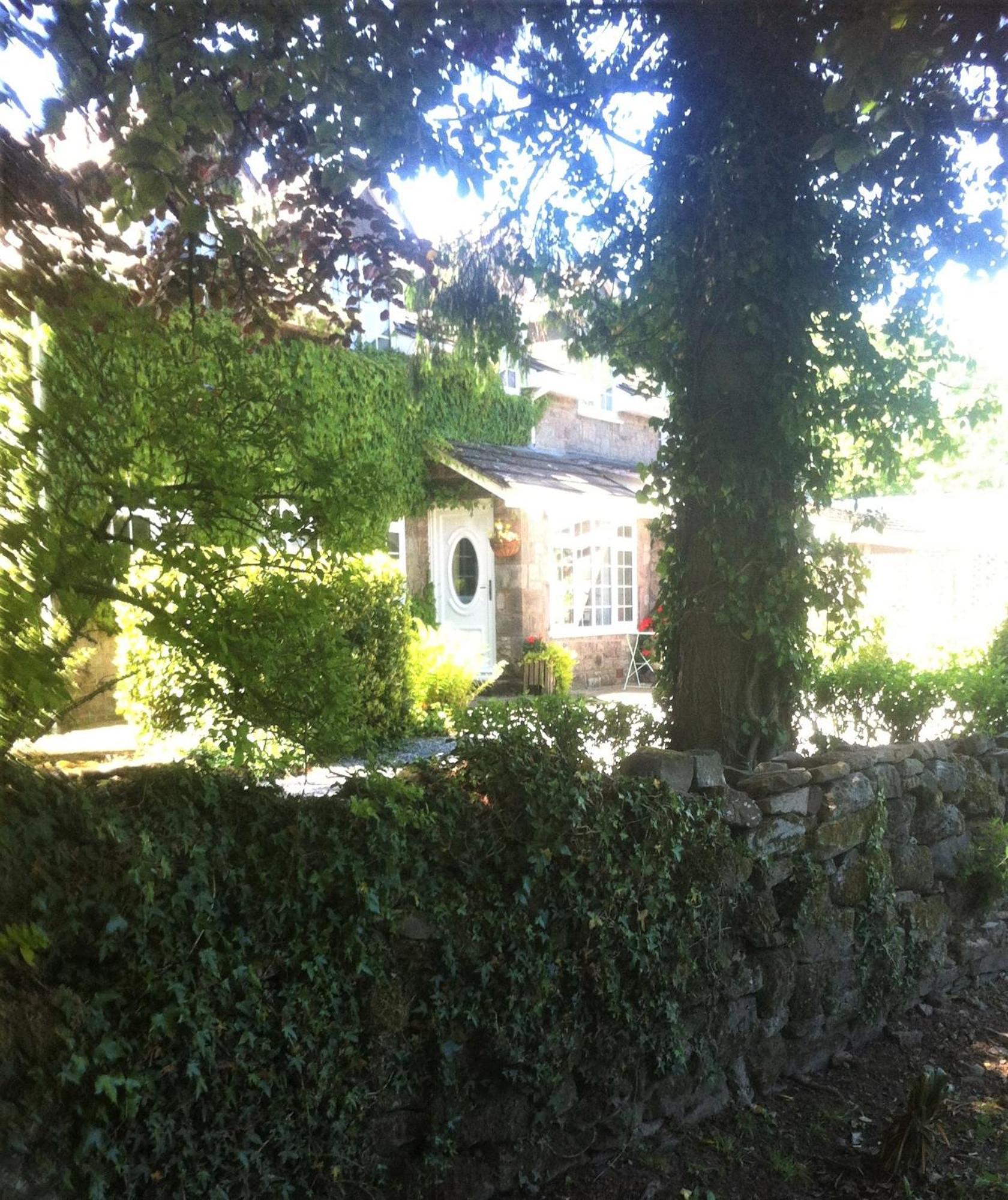 Charming Cottage Within Farmhouse مونموث المظهر الخارجي الصورة